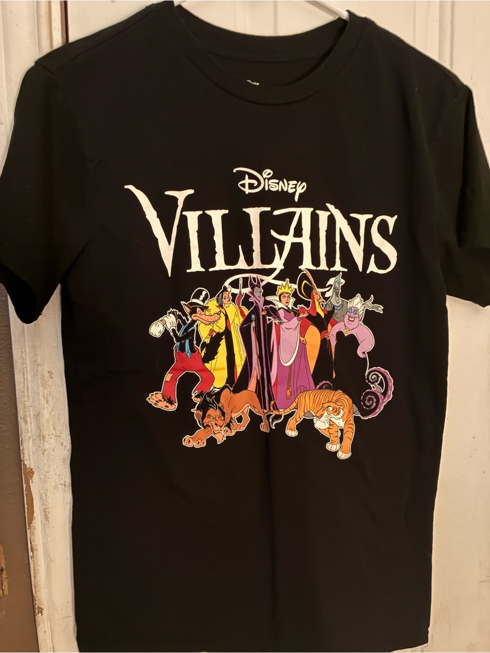 Disney Black Villains Group Graphic Tee with Colorful Character Art size small